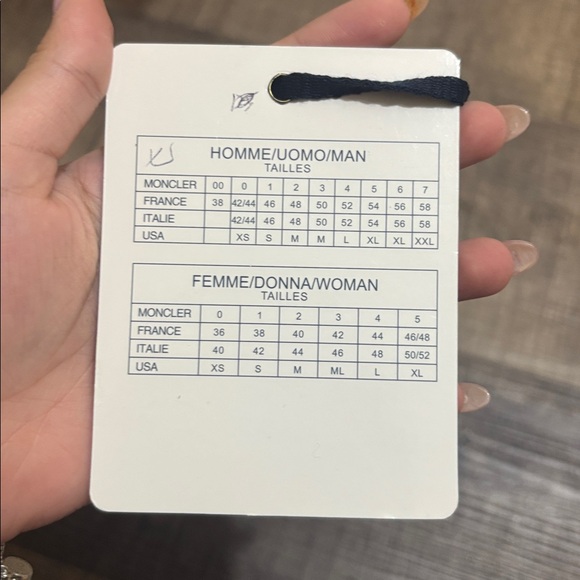 Moncler Shiny Black unisex Puffer Jacket - Picture 9 of 12